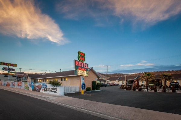 Route 66 Motel image 1